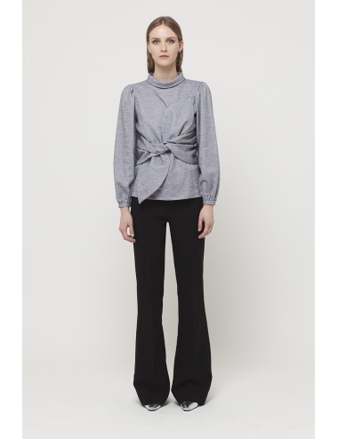 T-shirt with node, round neck.